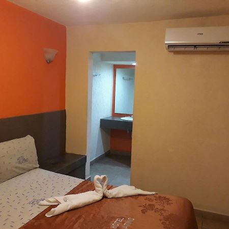 Hotel Platino Гвадалахара Экстерьер фото